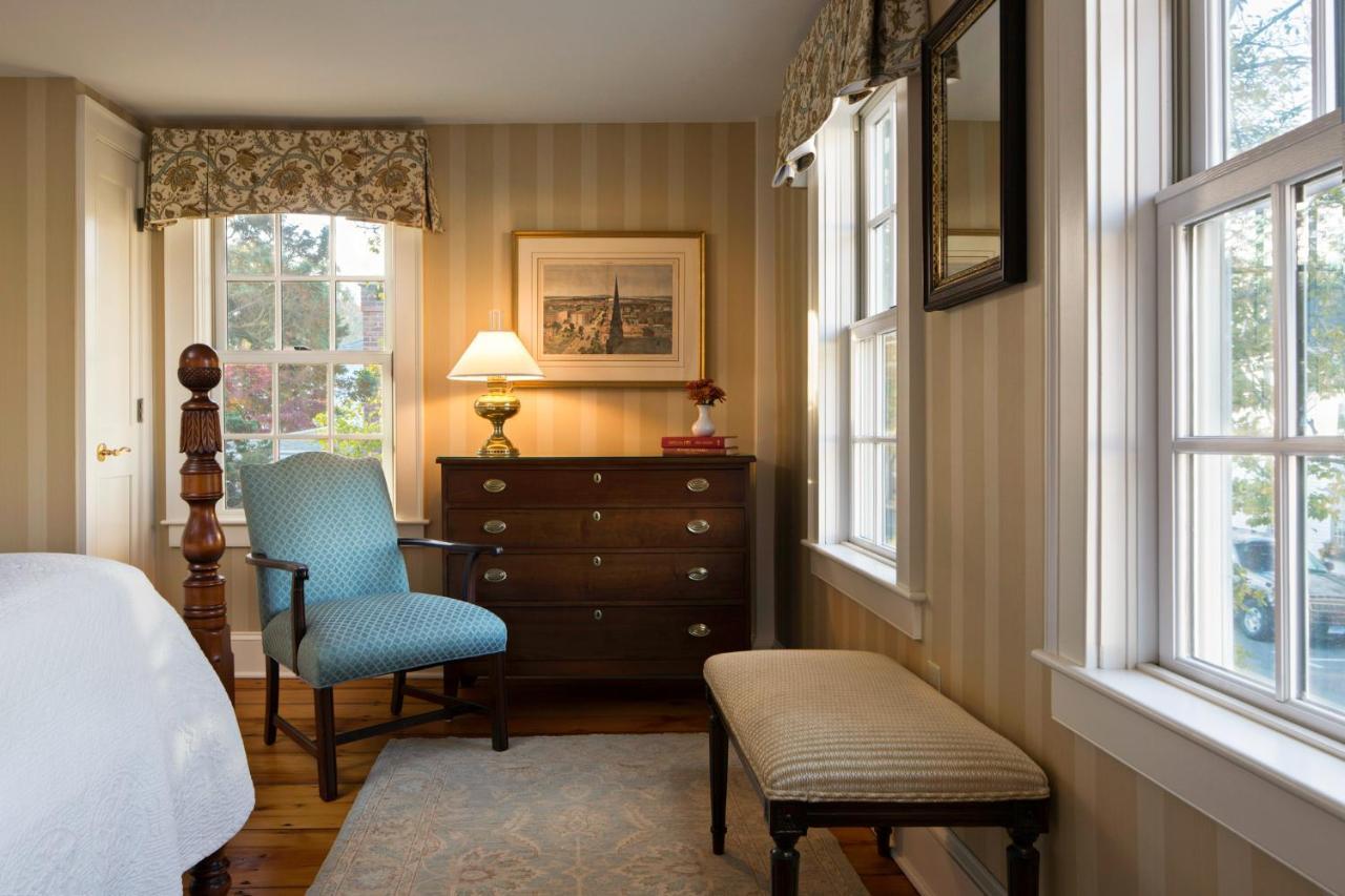 The Griswold Inn Essex エクステリア 写真
